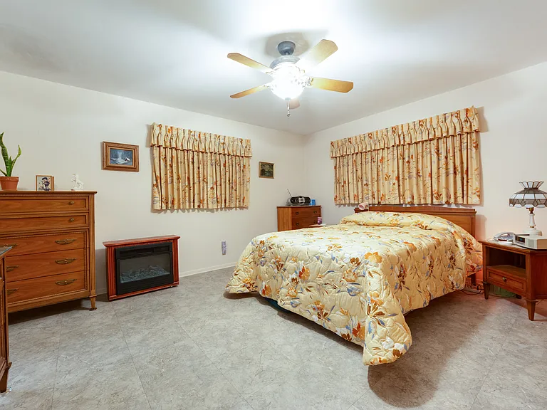 3105 Barnett St — Photo 35