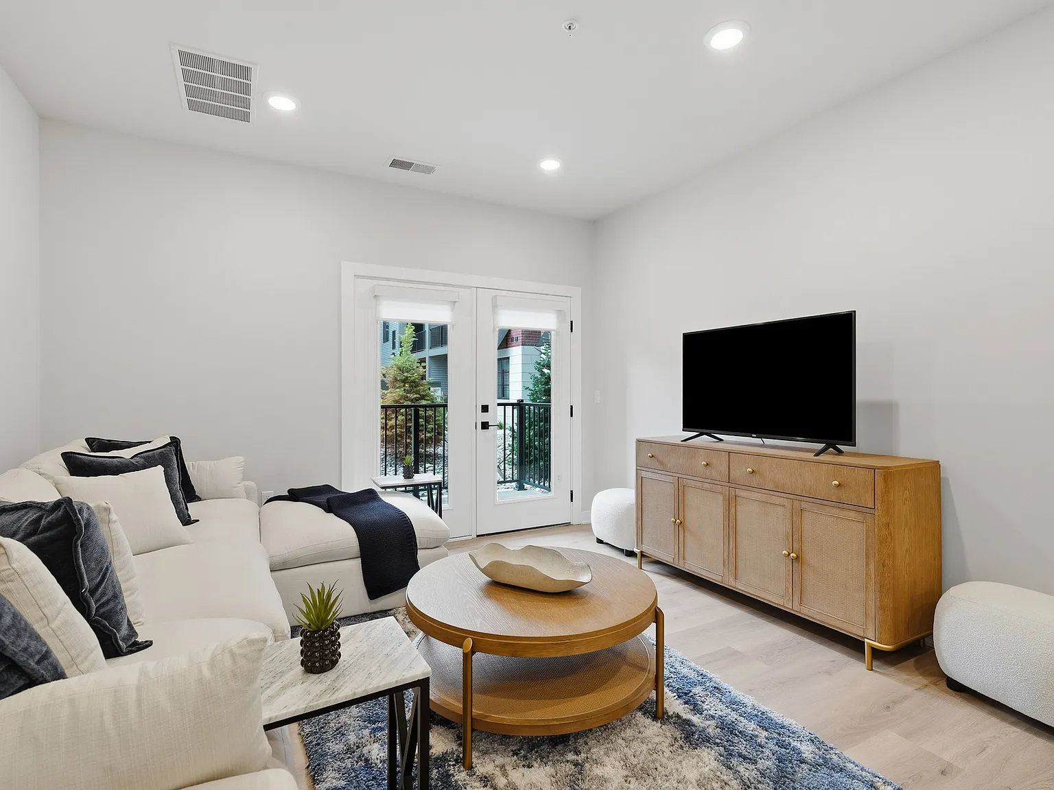 Marketplace Cove — Photo 4