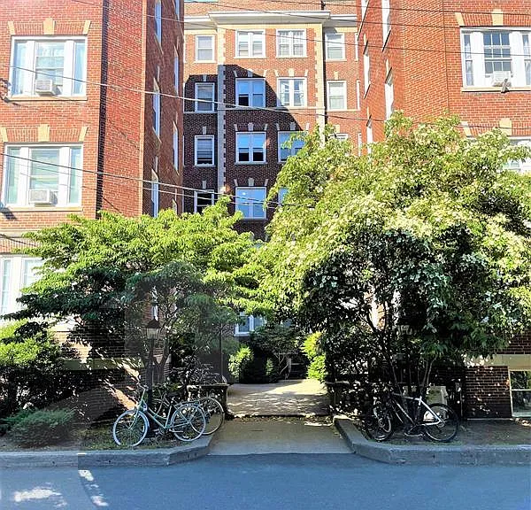 6 Craigie Cir #44 — Photo 4