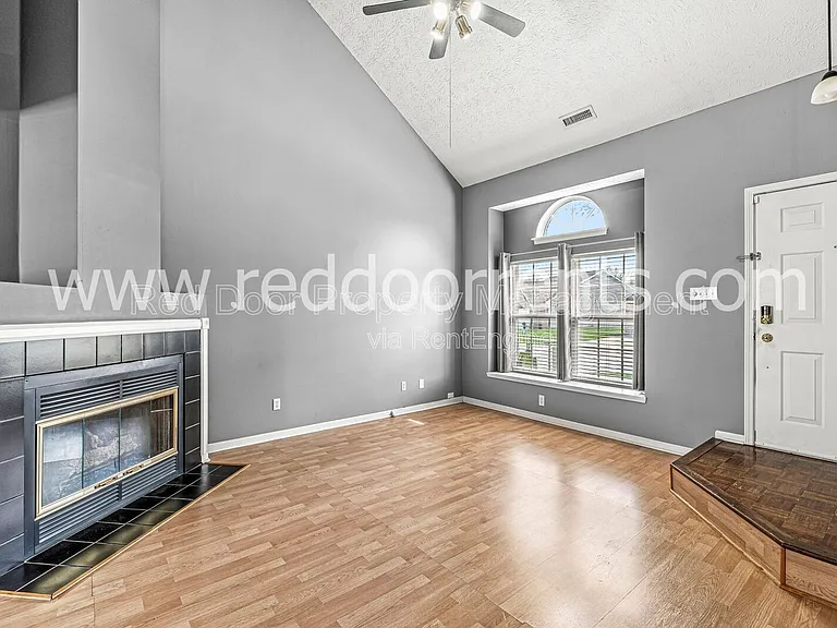 1522 Lake Point Ln N — Photo 4