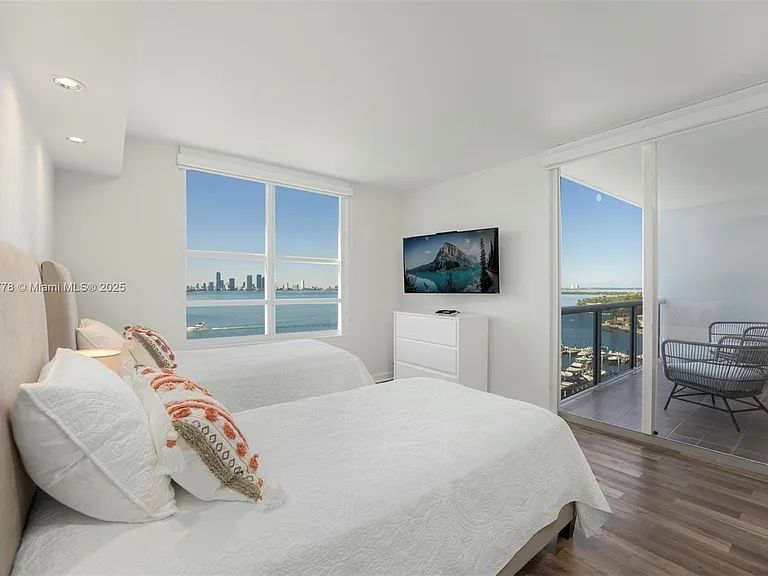 1800 Sunset Harbour Dr #1208 — Photo 19