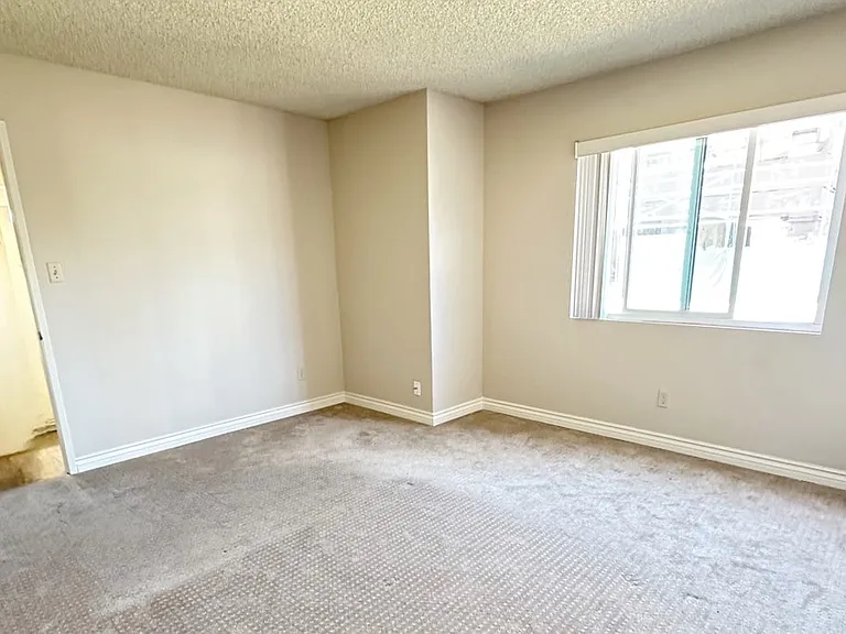 1180 Felspar St #4 — Photo 8