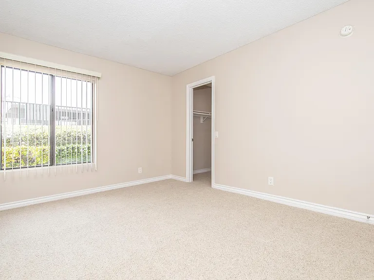 Raintree Apartment Homes — Photo 41