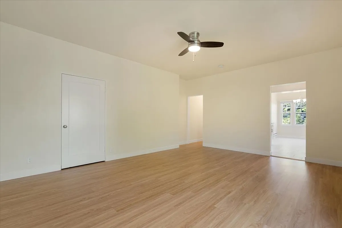 Building Photo - 530 Webster St #13