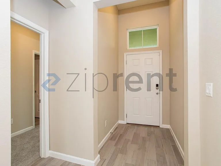 2116 Amberly Dr — Photo 4