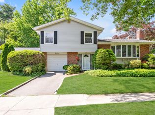 37 Lewis Ln, Port Washington, NY 11050