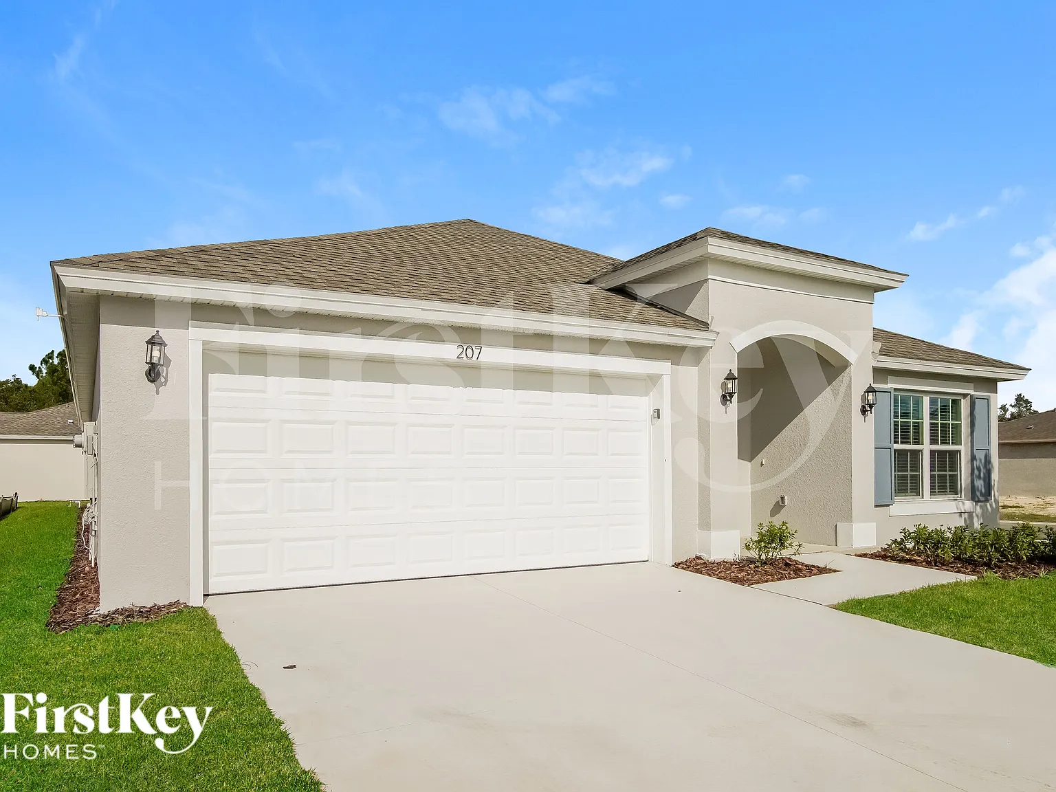 4 bed, 2.0 bath, 2110 sqft, $1,885 — Photo 2