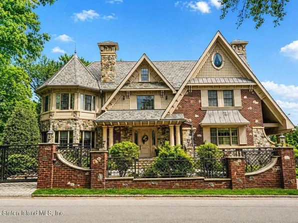 125 Benedict Rd, Staten Island, NY 10304
