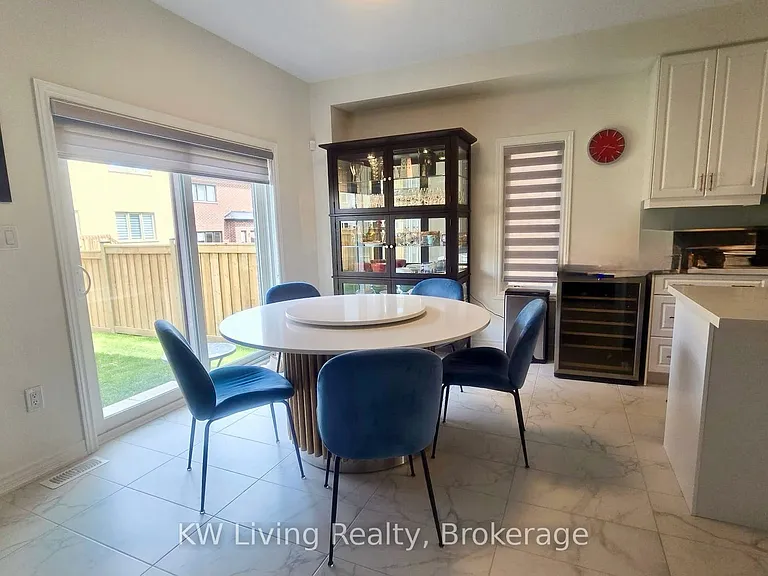 33 Valleo St — Photo 9