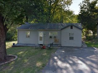 10129 Earl Dr, Saint Louis, MO