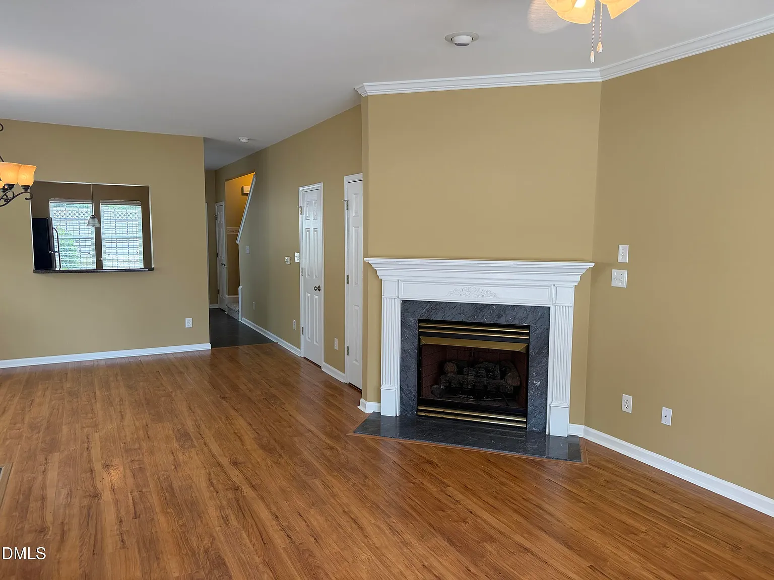 2 bed, 2.5 bath, 1280 sqft, $1,400 — Photo 3