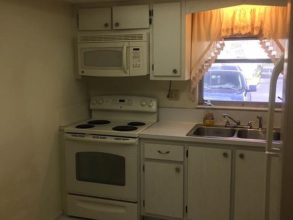 3rd image of 2865 Crosley Dr E APT A