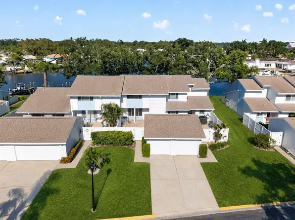6497 Cape Hatteras Way NE APT 3, Saint Petersburg, FL 33702