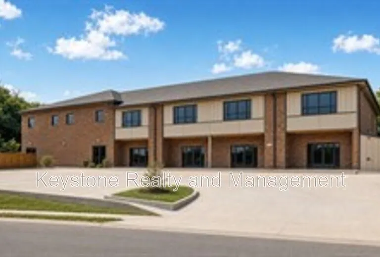 138 Center Pointe Dr #D — Photo 1