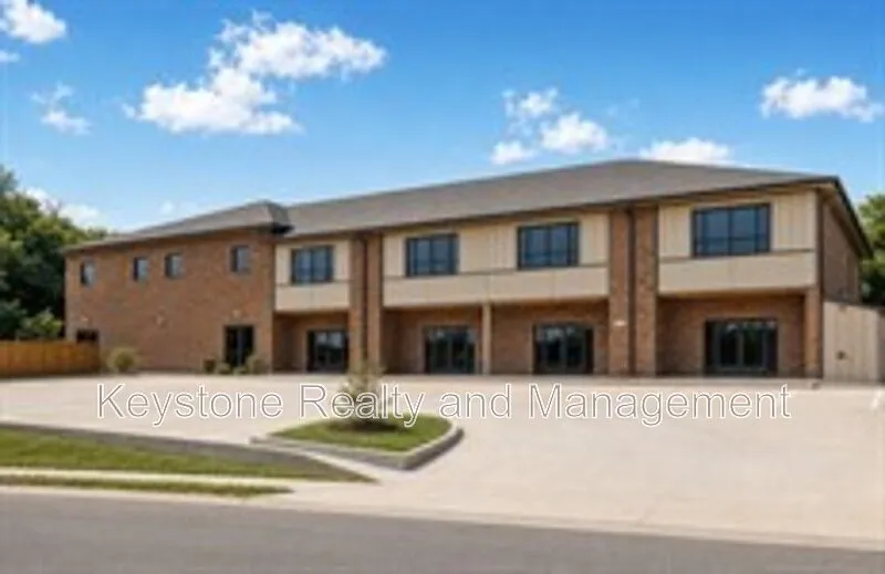 138 Center Pointe Dr #D