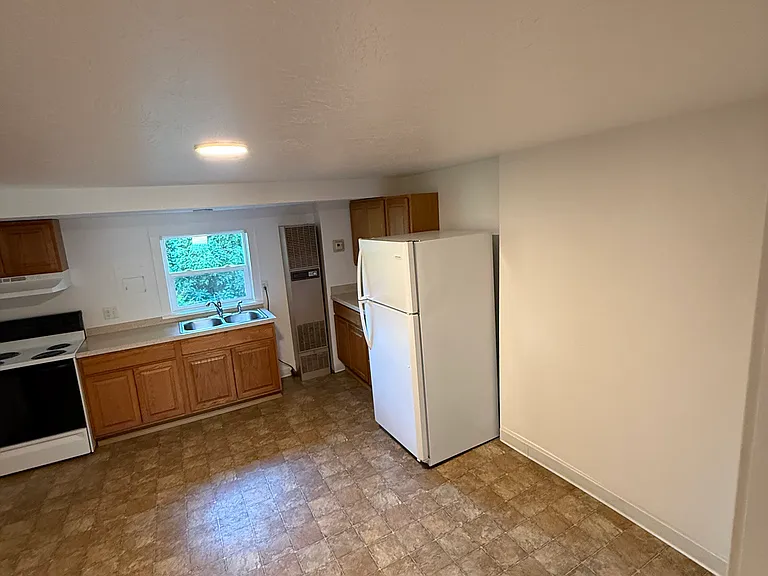 935 Worden Ave #1 — Photo 15
