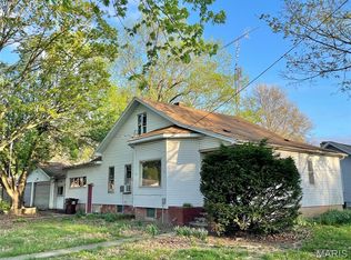 903 N Van Buren St, Litchfield, IL