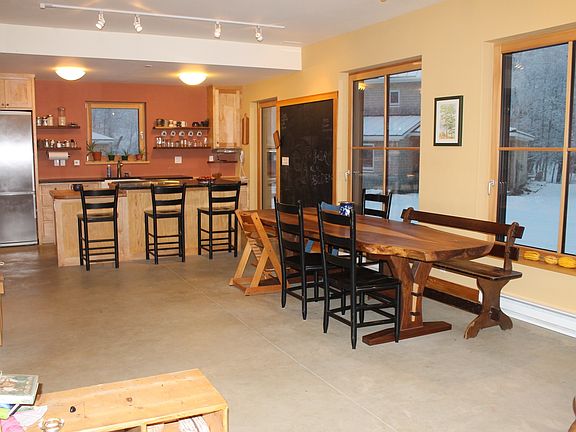 Dining & Kitchen