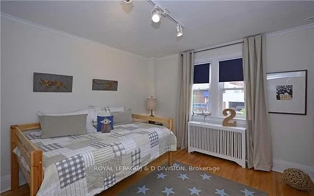 311 Chaplin Cres — Photo 10