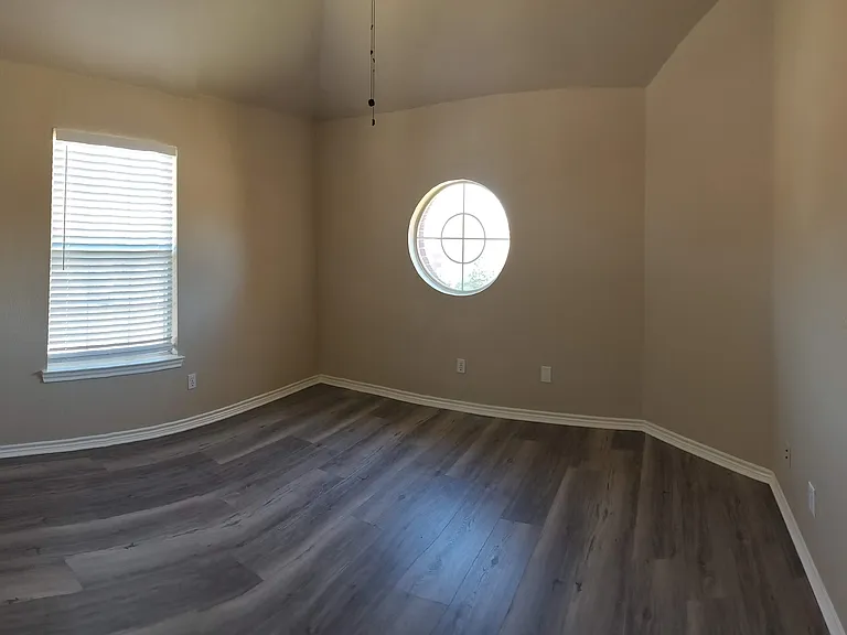 8001 Case Dr — Photo 78