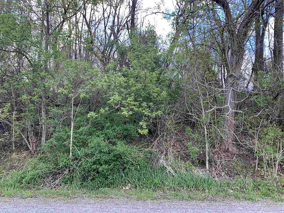 2nd image of Lakeside Dr
