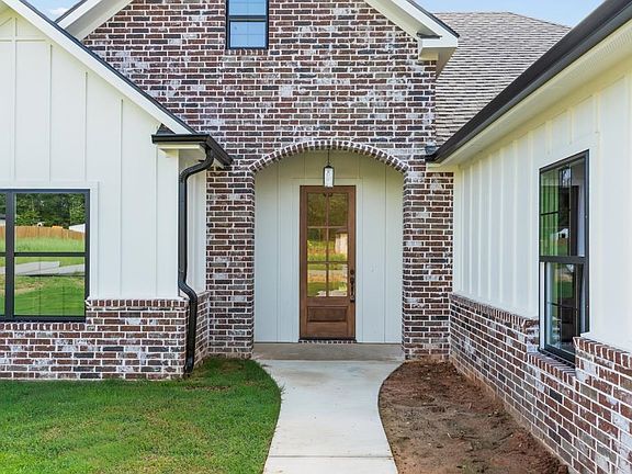 3rd image of 223 Big Oaks Rd