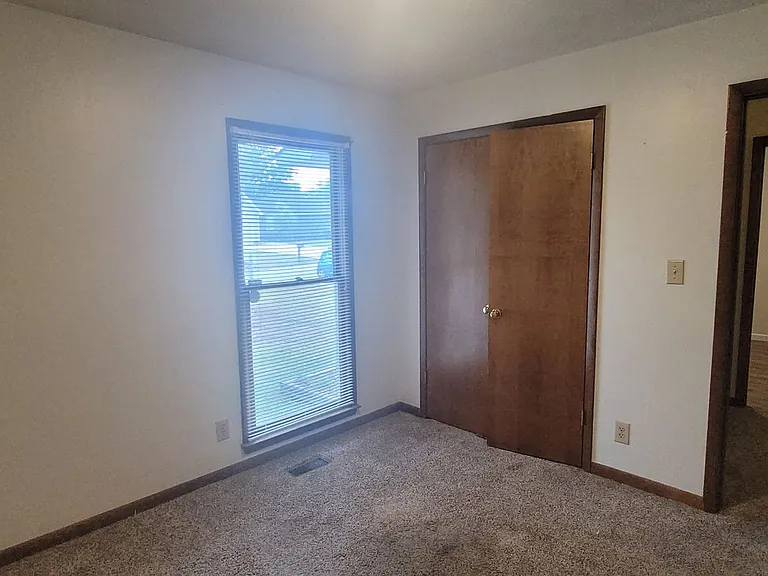 6978 Melbourne Dr — Photo 13