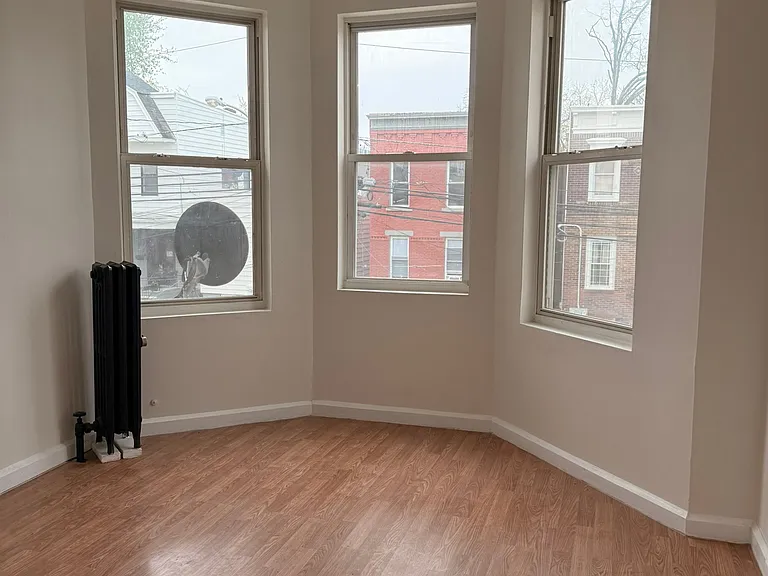 86 Woodlawn Ave #2 — Photo 2