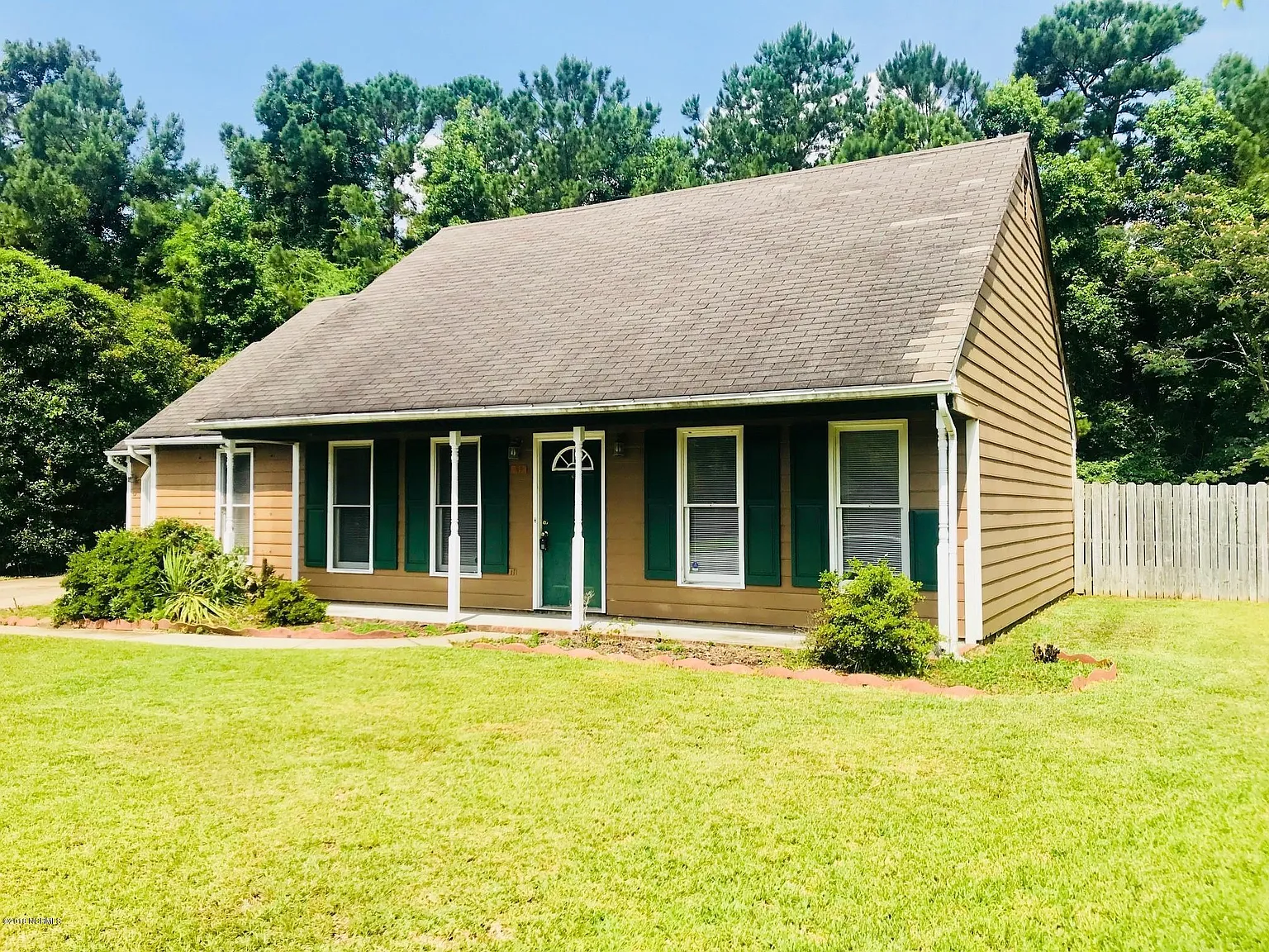 3 bed, 2.0 bath, $1,300 — Photo 3