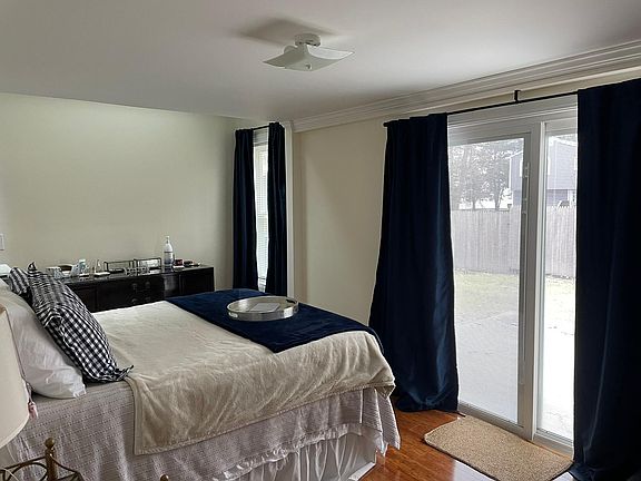 4th image of 52 Maplewood Dr Floor 1