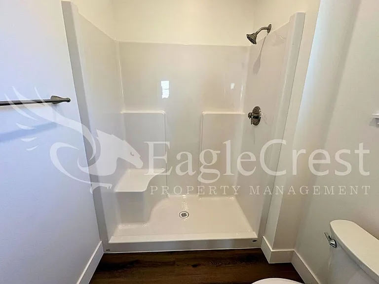 420 Ankeny St — Photo 11