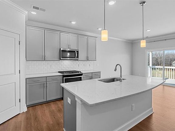 4th image of 5005 Alton Dr