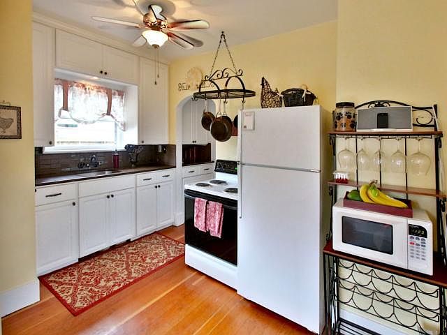 2nd image of 5128 S Gramercy Pl