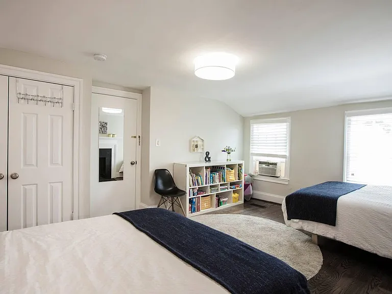 1220 Bank St NW — Photo 17
