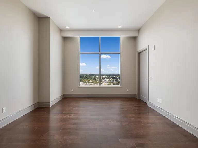 4242 Broadway #2002 — Photo 30