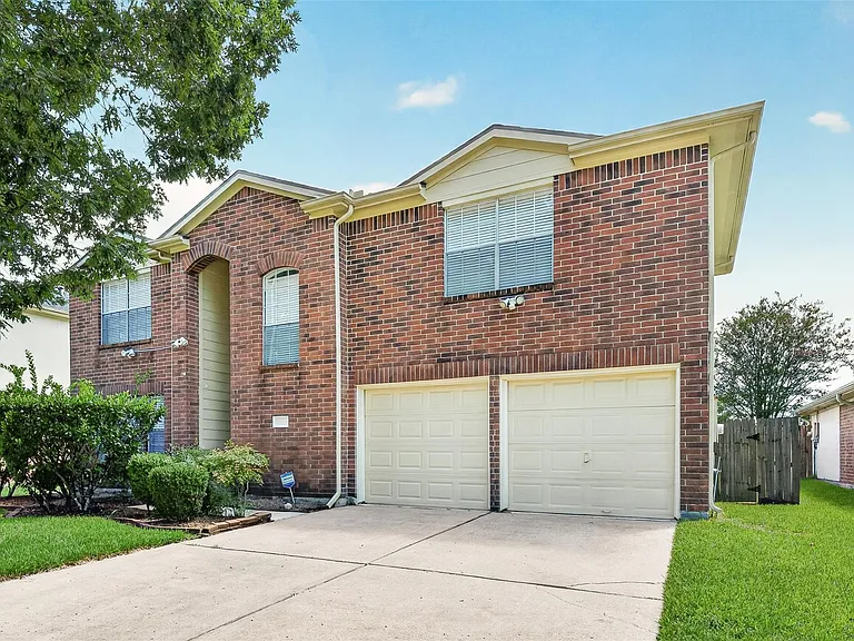 1806 Oak Ridge Dr — Photo 1