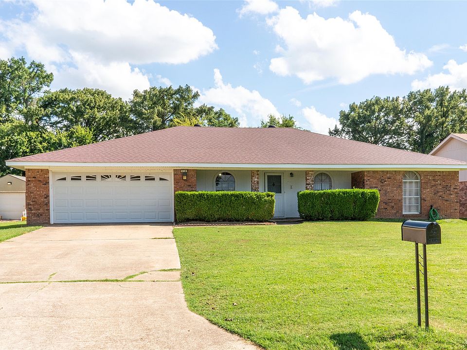 1st image of 218 Benoist Cir