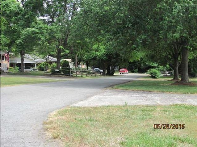 2nd image of 203 Gaddis Dr