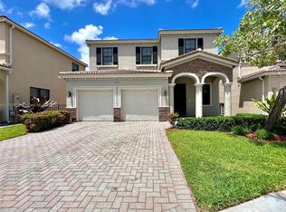 973 NE 193rd Ter, Miami, FL 33179