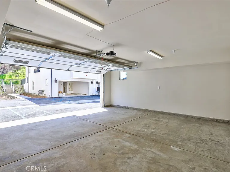 9 Oakmont Ln — Photo 49