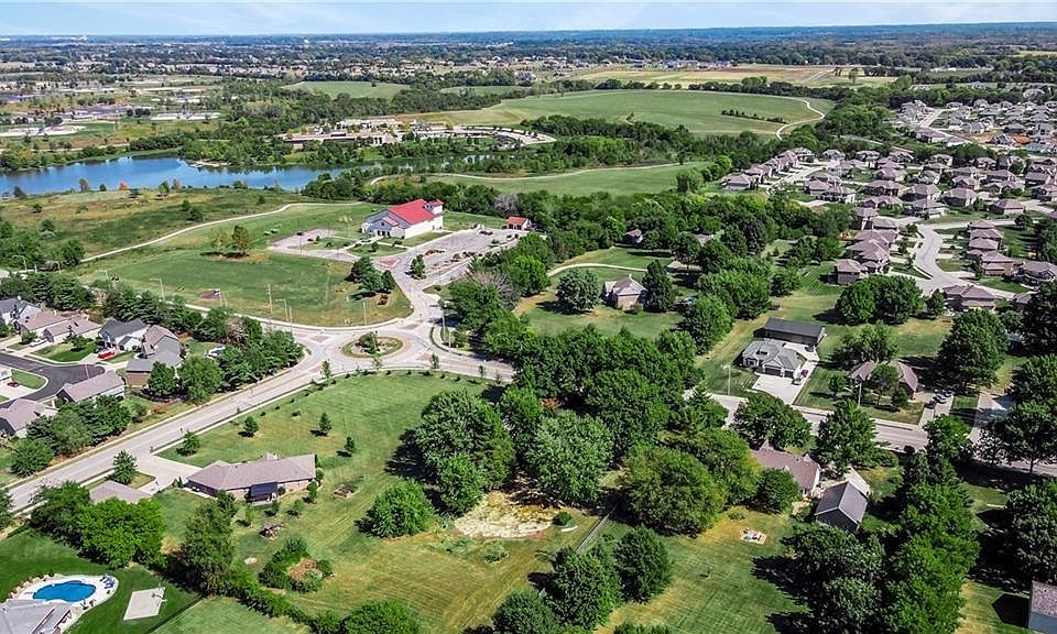 10712 NE Blackwell Rd, Lees Summit, MO 64086 Zillow