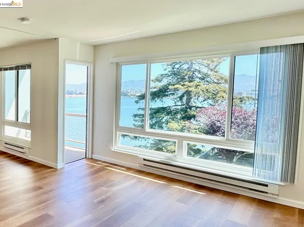 8 Commodore Dr #C455, Emeryville, CA 94608
