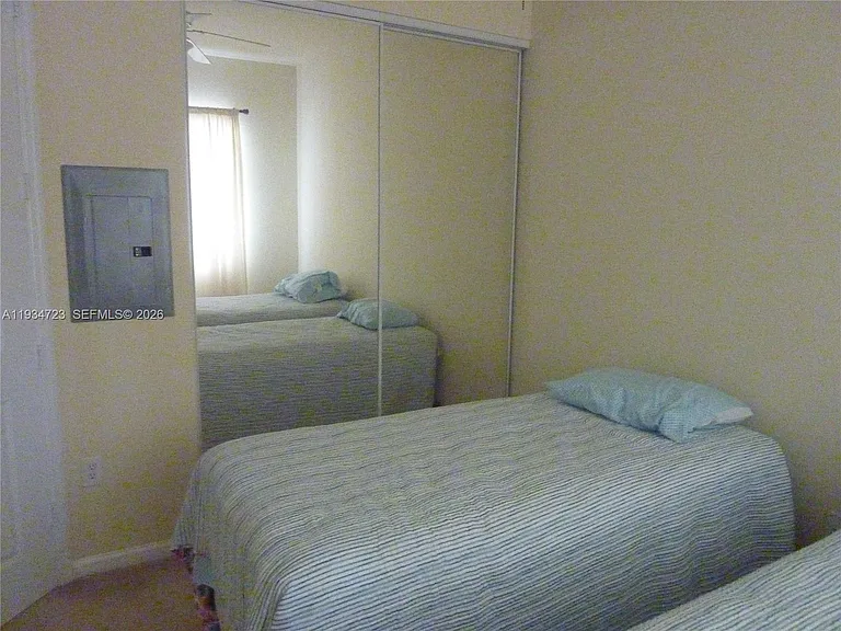 3500 Oaks Clubhouse Dr #308 — Photo 30