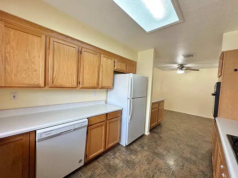 3905 Raymond Ave — Photo 16