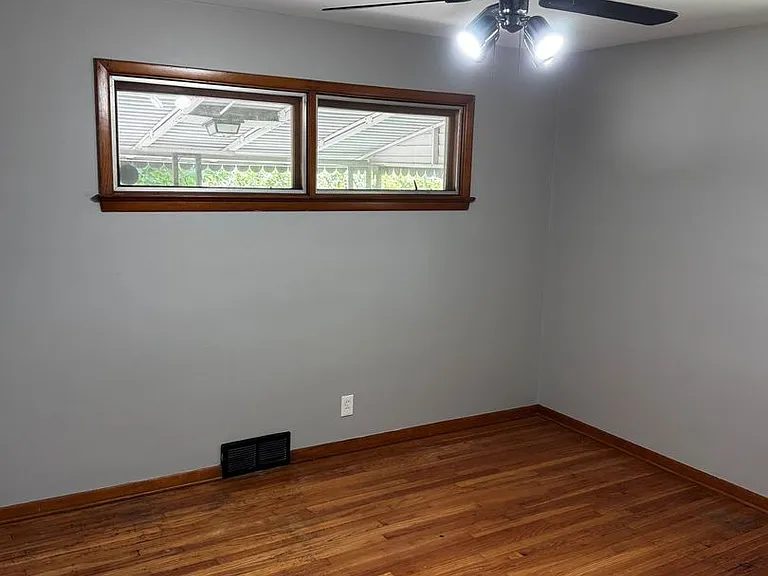 23901 Puritan Rd — Photo 6