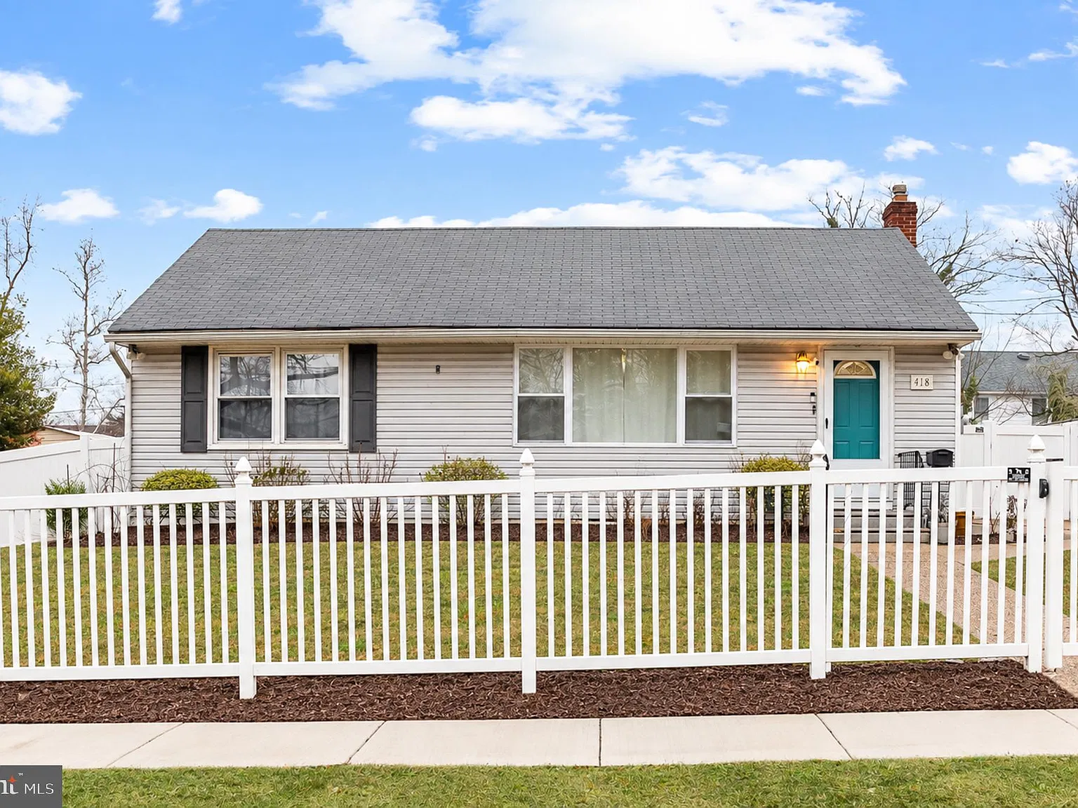 4 bed, 1.5 bath, 1553 sqft, $3,250 — Photo 3