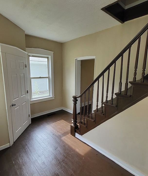 527 E Oak St, Greenville, IL 62246 Zillow