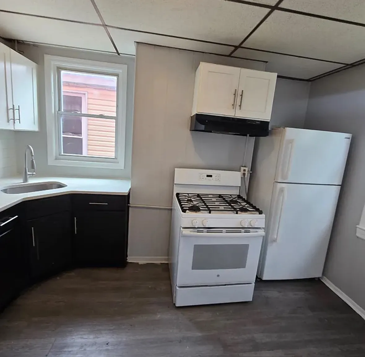 3 bed, $2,200 — Photo 3