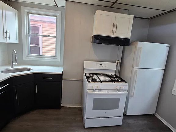 3rd image of 236 Danforth Ave #101