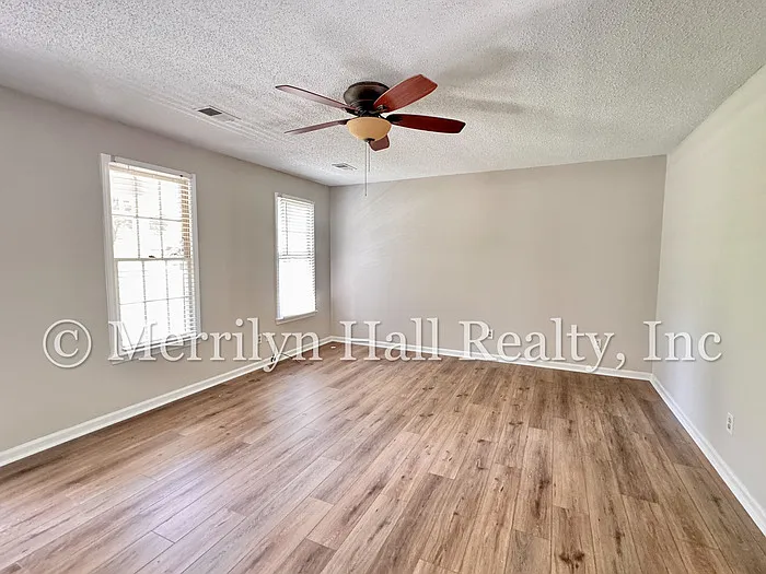 3 bed, 2.0 bath, 1450 sqft, $1,795 — Photo 3